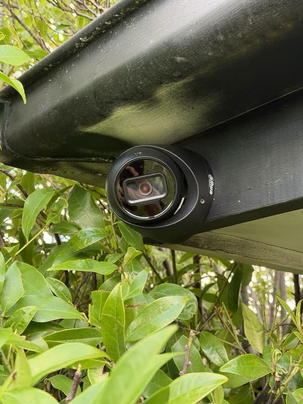 Atlas Sec installation — Camera on pergola beam